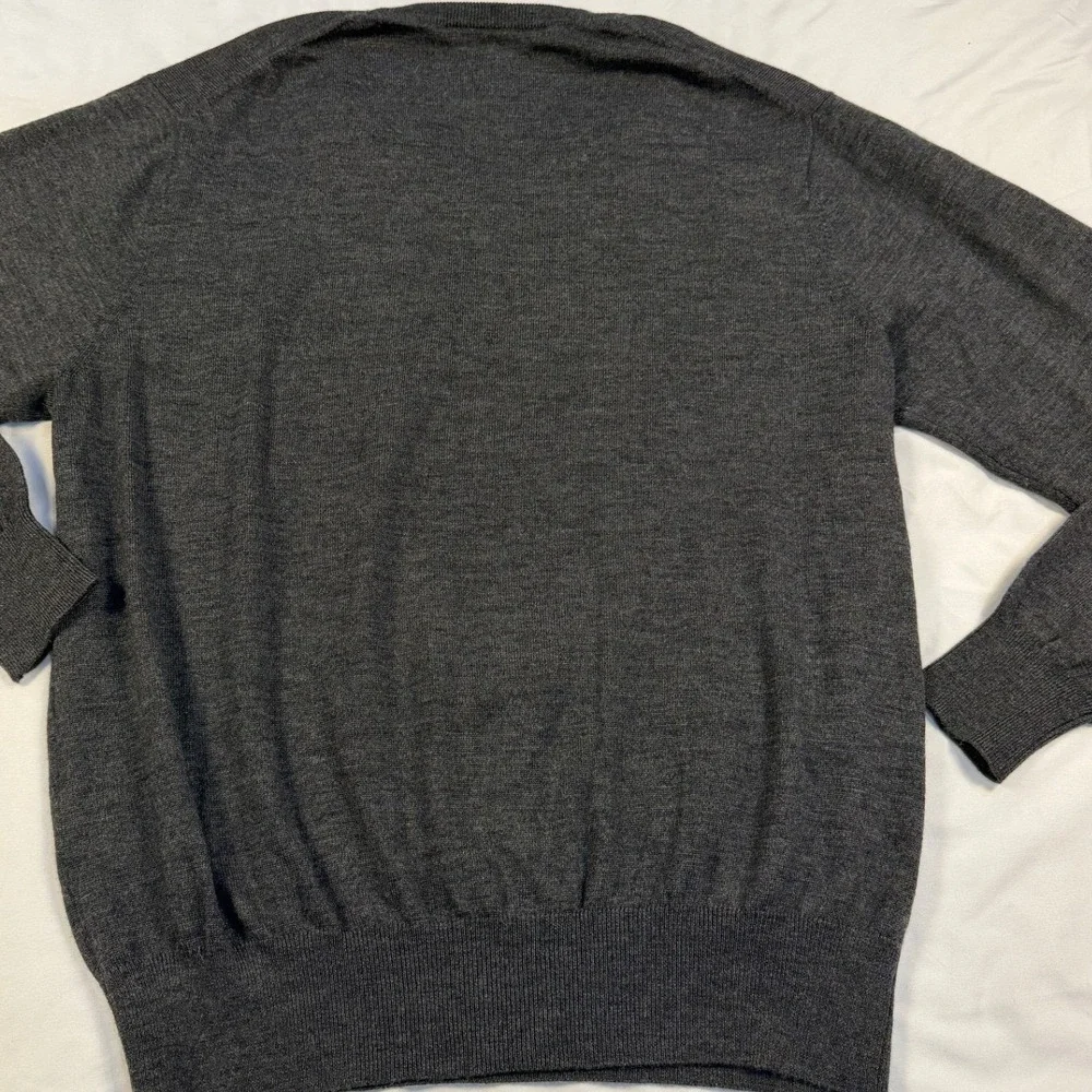 Peter Millar Mens Charcoal Gray 100% Merino Wool‎ V-Neck Sweater Size L Logo